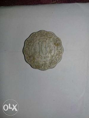 Indian old 10 rupee coin 