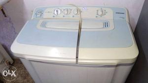 White Washer And Dryer Set
