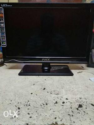 Black Flat Screen LED TV With Remote. PHX GOOD