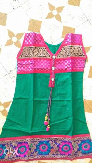 Brand new top with heavy border & nice material