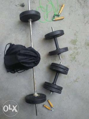 Gym kit with 20kg plates, skipping rope, hand