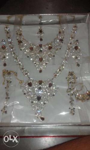 Very beautifl artifical neck set unused