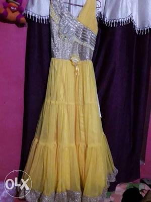 Women's yellow And Sleeveless Dress evening gawn