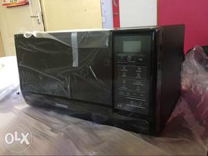 A brand new microwave oven of samsung 20L