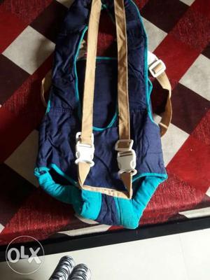 Baby carrier very good condition very usuful to