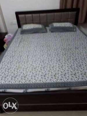 Gray And White Bed Mattress