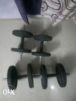 Gym set of 40 KGS. Rubber plates of 2kg and 3