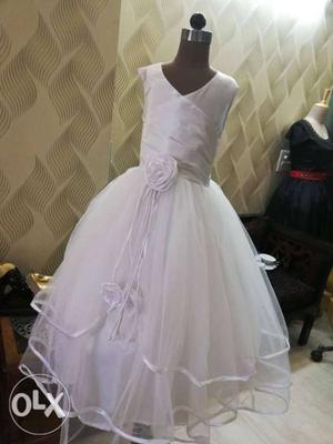 Manufacturer of kids party wear ball gowns theme