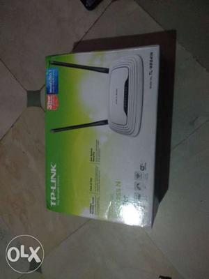 New wifi router with 2 antina. very good condition