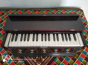 Old used Harmonium (Don't ask for negotiation)