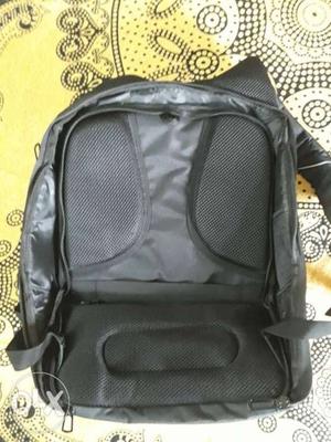 Sealed laptop smart bag