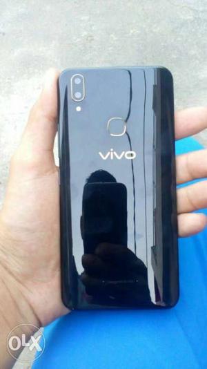 Urgent sell Vivo v9 4 month old all kit or bill