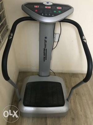 Vibrating machine 8 month old good condition