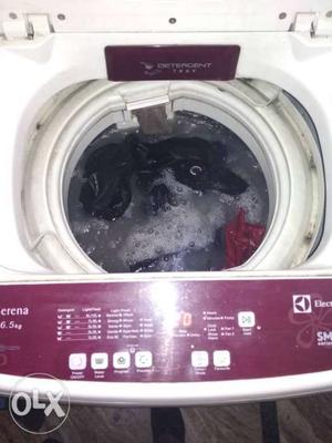 White And Red Top-load Washing Machine
