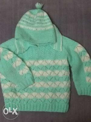 Woolen sweater with cap for 3-4 yrs old