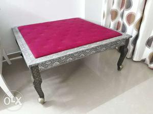 3x3 ft traditional table with metal layer and