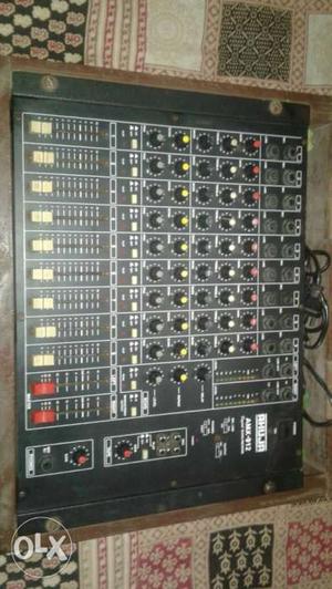 Black And Gray Audio Mixer And Equalizer