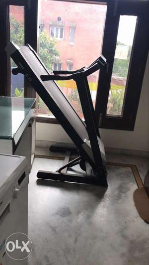 Branded treadmill at throwaway price