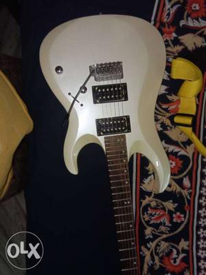 Cort X1 electric guitar only 5months old