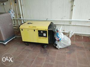 Generator  Watts portable type Bajaj powerhouse Petrol