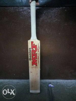 Genius MRF English willow Cricket Bat(Virat Kholi edition)