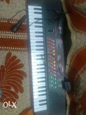 Piano 1 mic charger new h koi kmi mhi h 3 mhina