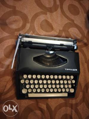 Portable typewriter excellent working condition