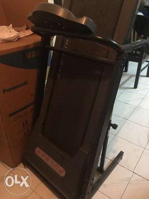 Proline Treadmill 5 years old Good and in working