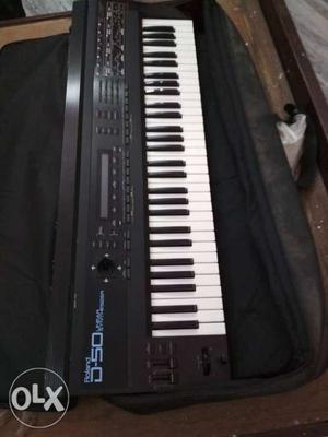 Sell Roland D50 with original adaptor.