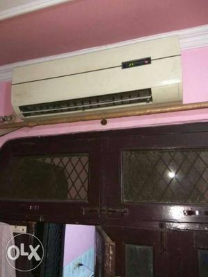 Split ac 1.5 ton good and working condition but