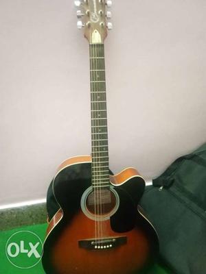 Urgent sell of guitar with good condition and u