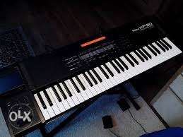 Xp 50 Roland keyboard v good condition with