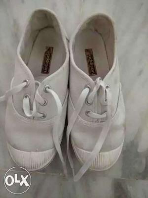 Any price ok. School white shoe. Size 3. Good