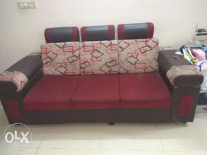 Attractive 3+1 seater sofa for sale. Good