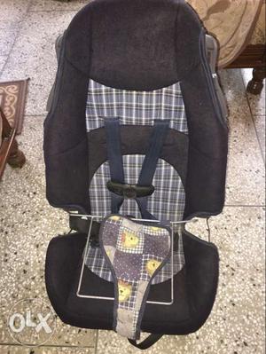 Baby car chair almost new condition
