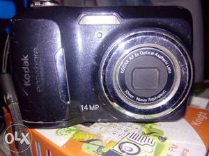 Black Kodak DSLR Camera