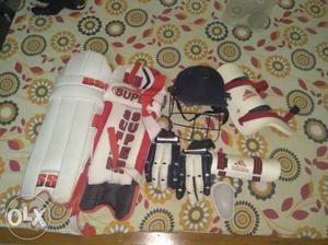 Cricket kit for 11 to 15 years child. Kit used