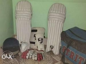 Cricket kit of SS AND CAMPUS with kit bag