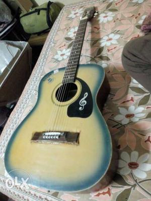 Givson guitar for sale. with new strings. great