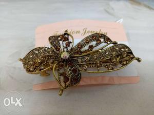 Gold-colored Ribbon Barrette