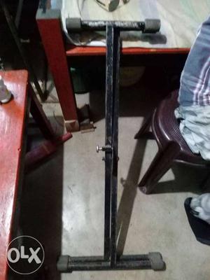 Keyboard stand very good condition