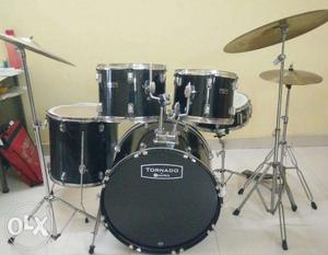 Mapex Tornado Black 5 piece drum kit with Cymbals