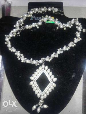New white pearl & diamond necklace