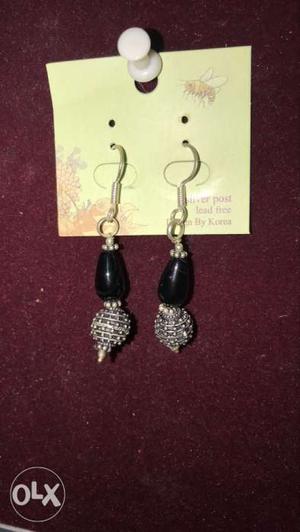 Pretty black earrings