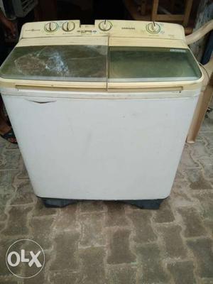 Semi automatic working washing machine for sell