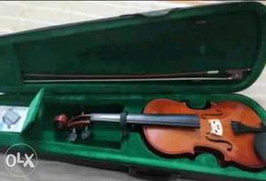 Violin with tuner