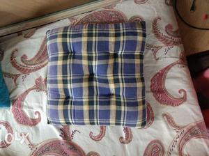 3 cushions with cushion cover.. negotiable