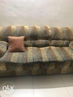 5 seater sofa 6 years old,