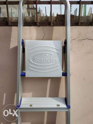 Brancley brand like new 5 step ladder lying