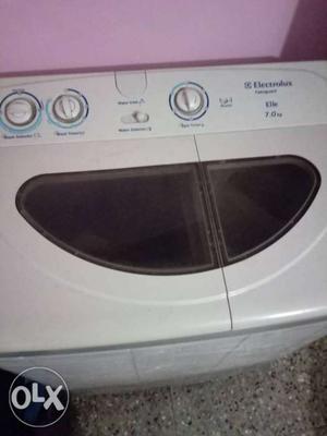 Electrolux Elle 7.0kg semiautomatic washing